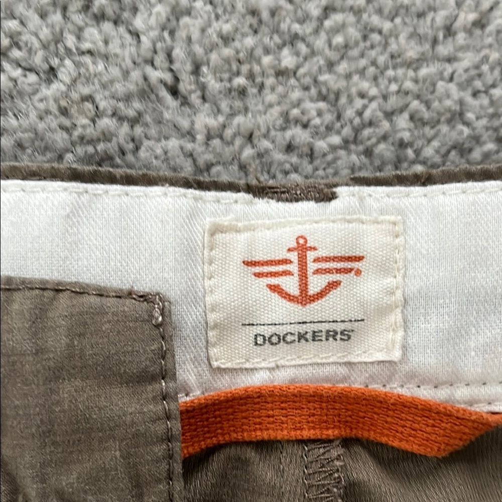 Dockers Tan Cargo Shorts Relaxed Fit Cotton - Picture 2 of 5